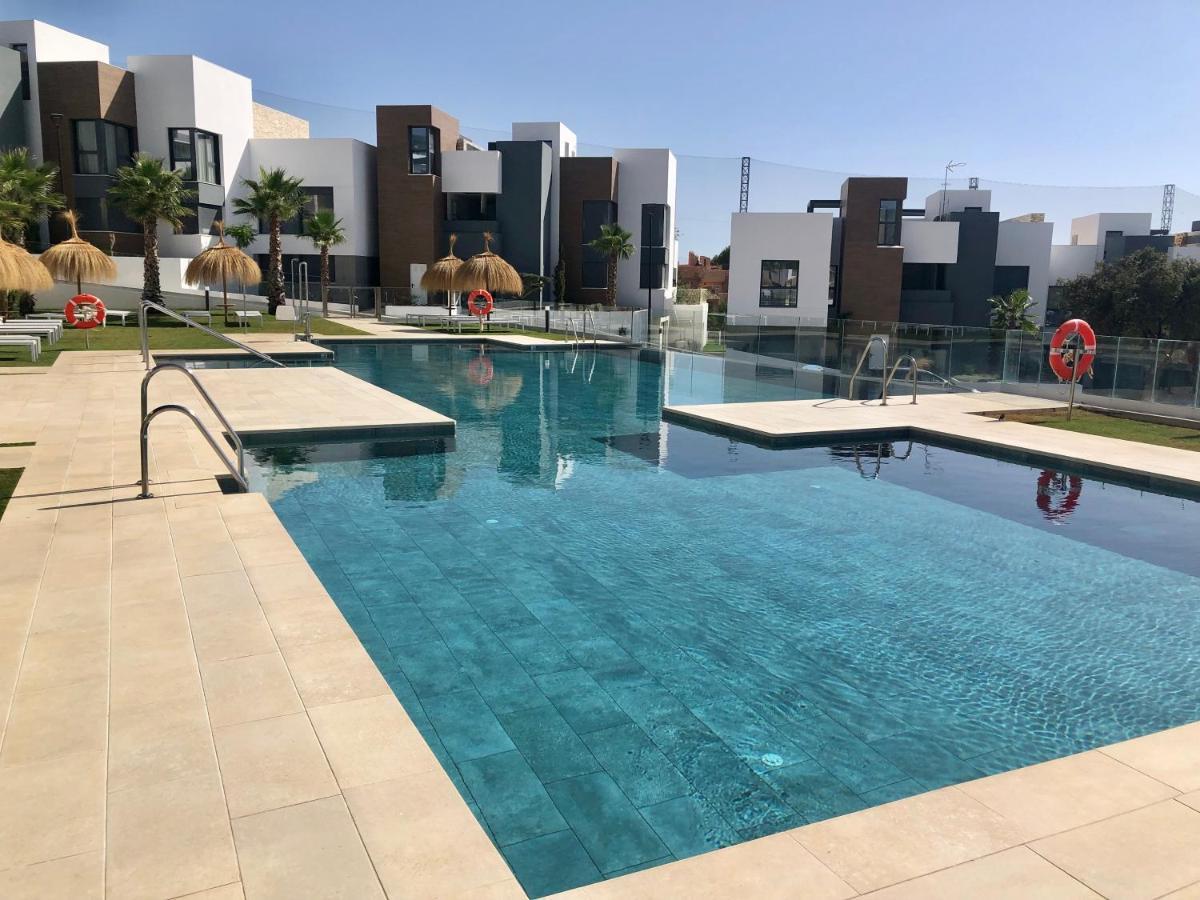 מארבלה Modern Apartment In Front Of Cabopino Golf מראה חיצוני תמונה